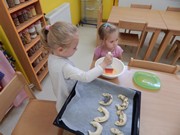 Pečeme ve školce - od zrníčka po rohlík